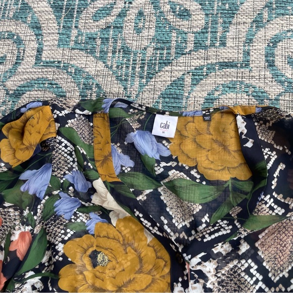 CAbi 3762‎ Snake Charmer Blouse - Picture 4 of 8